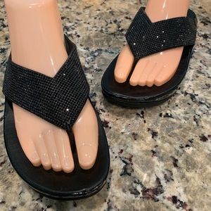 FitFlop Black Rhinestone Thong Sandals size 5